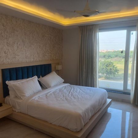 Hotel Holiday Grand Greater Noida Extérieur photo