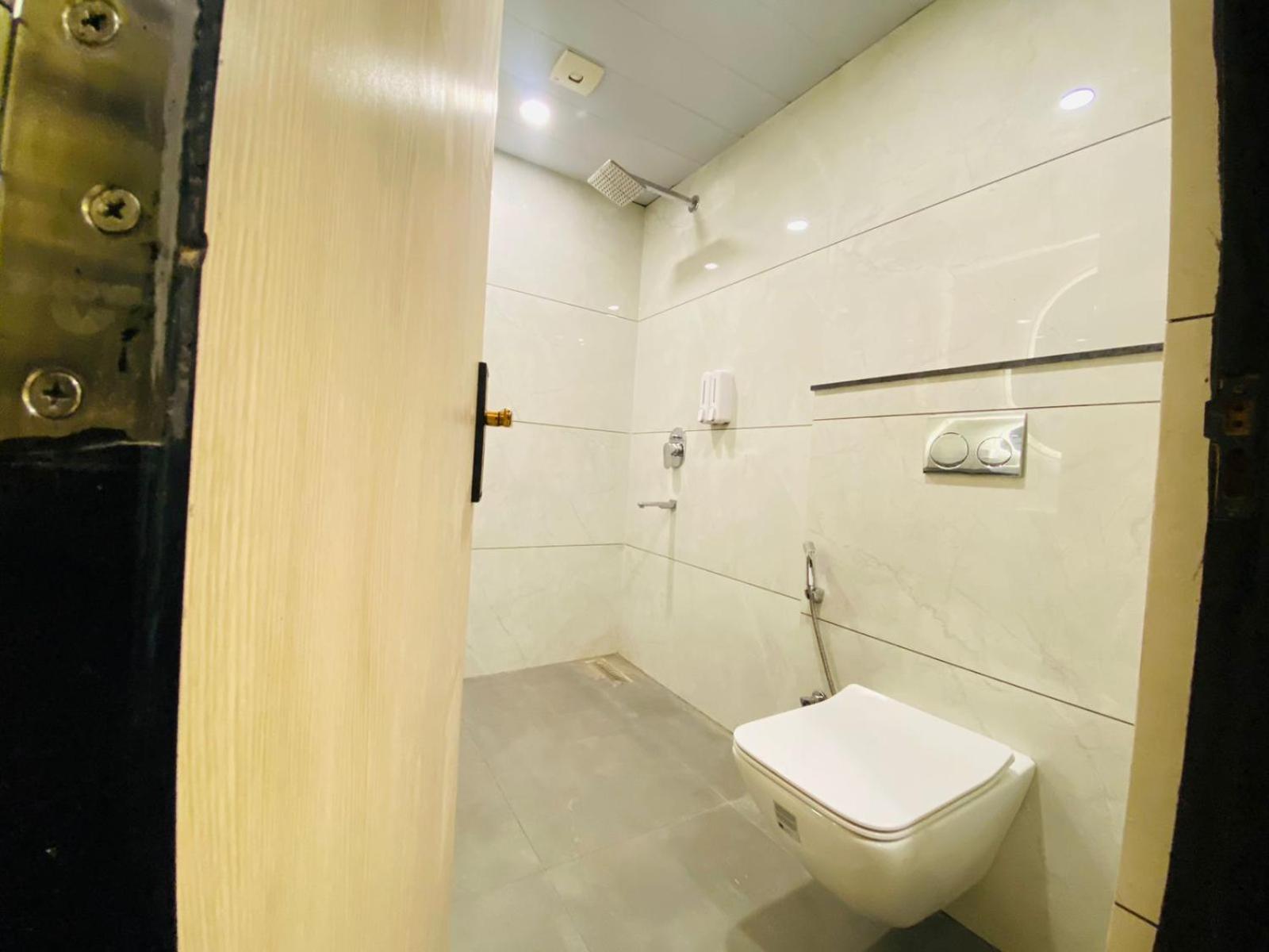 Hotel Holiday Grand Greater Noida Extérieur photo