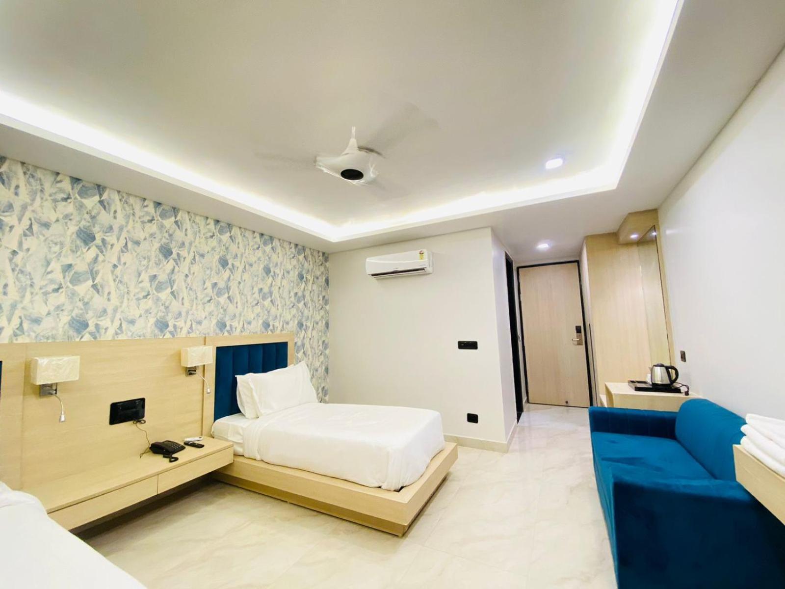 Hotel Holiday Grand Greater Noida Extérieur photo