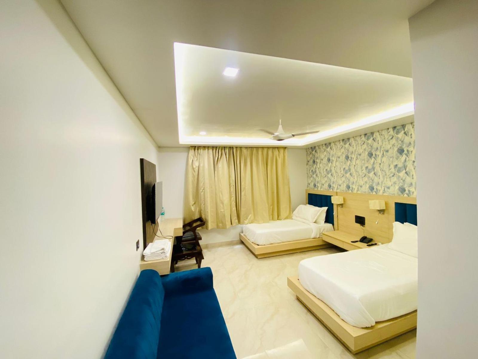 Hotel Holiday Grand Greater Noida Extérieur photo