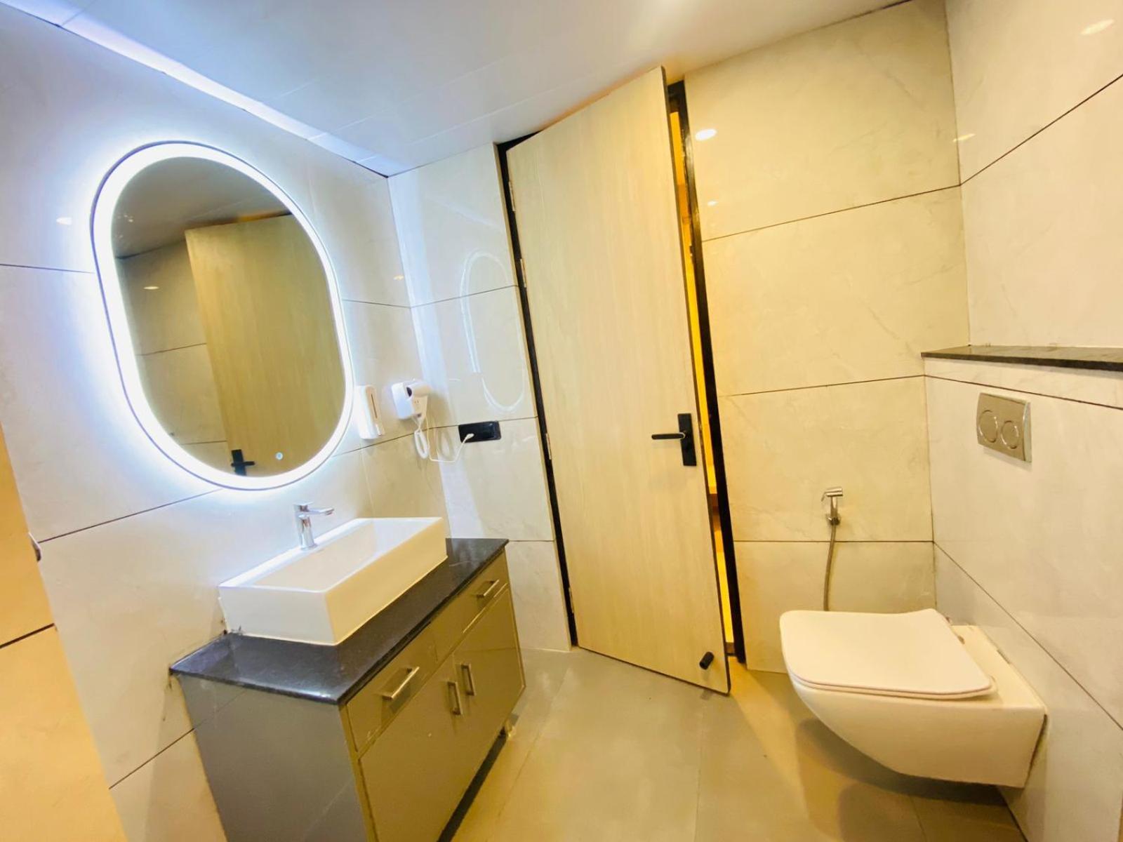 Hotel Holiday Grand Greater Noida Extérieur photo