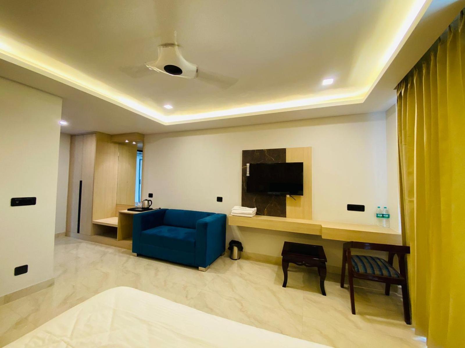 Hotel Holiday Grand Greater Noida Extérieur photo