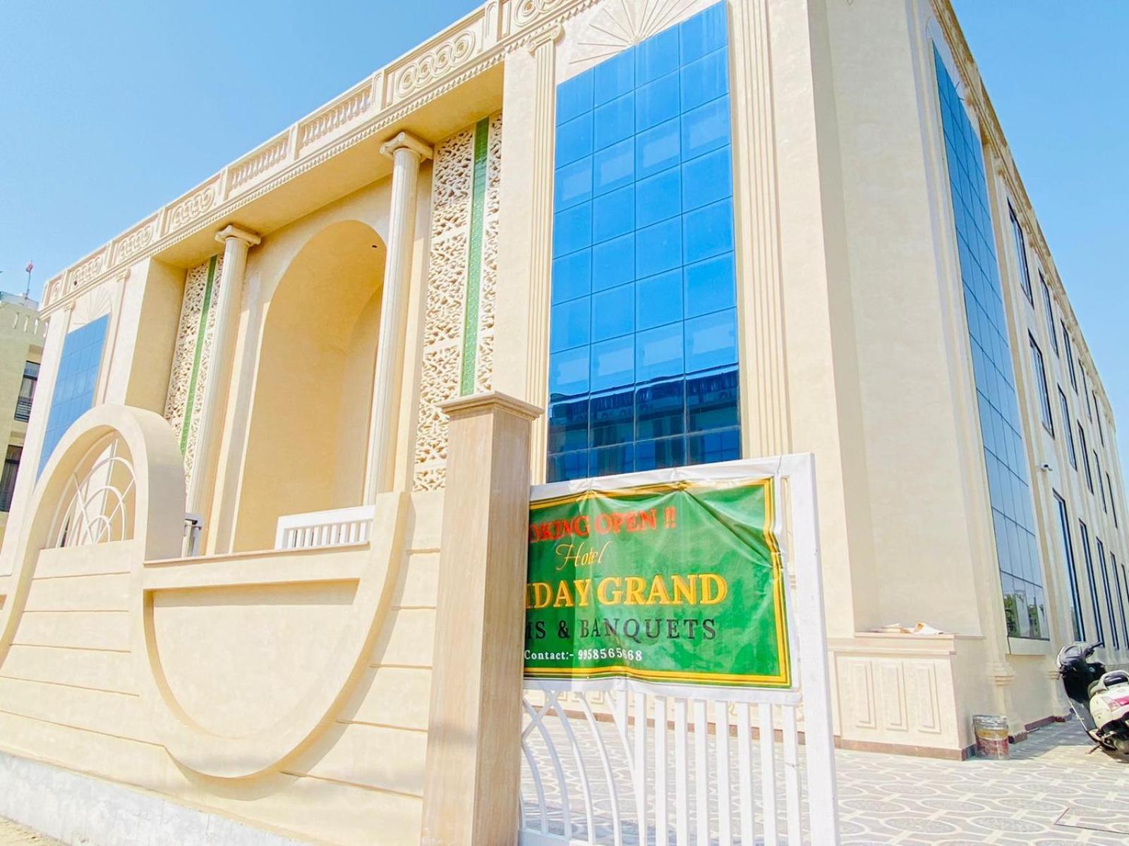Hotel Holiday Grand Greater Noida Extérieur photo