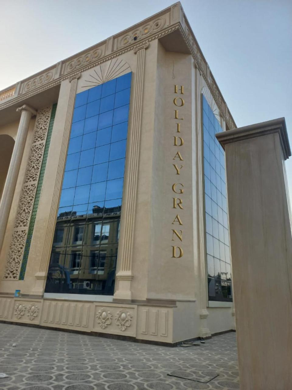 Hotel Holiday Grand Greater Noida Extérieur photo