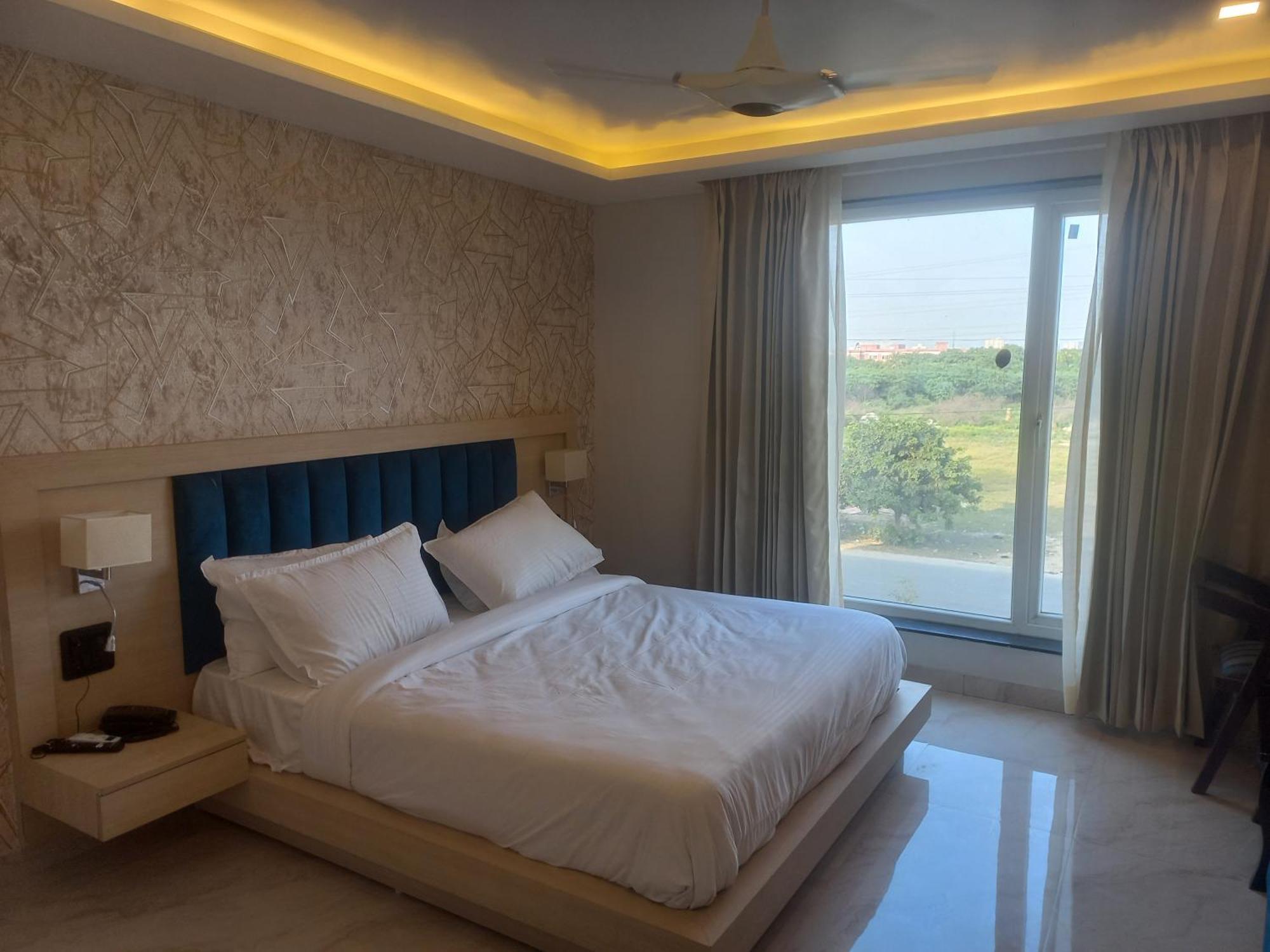 Hotel Holiday Grand Greater Noida Extérieur photo